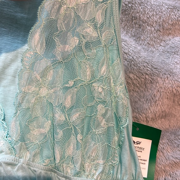 Light Green Sleeveless Top with Pretty Lace on Top- Large-NWT - Picture 3 of 10